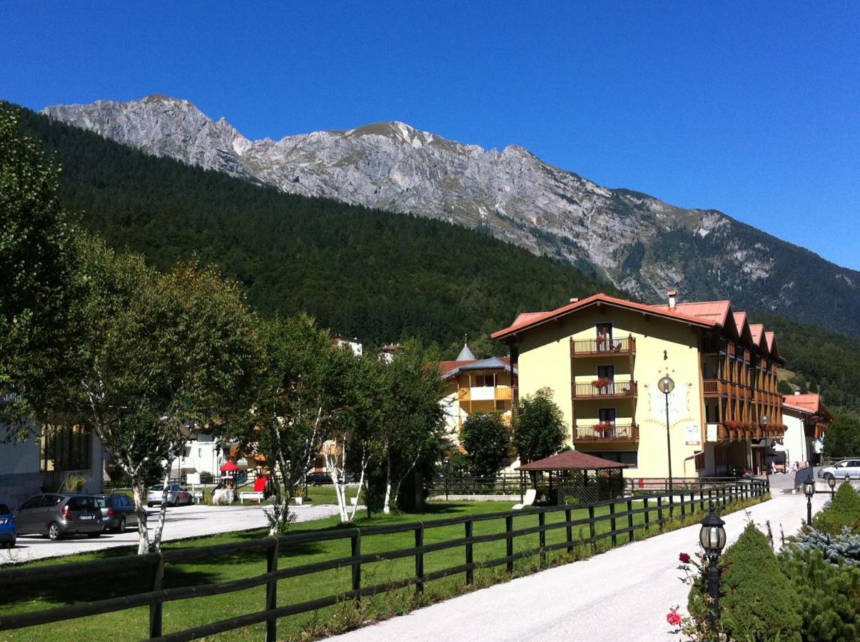 Hotel Al Plan Андало Екстер'єр фото